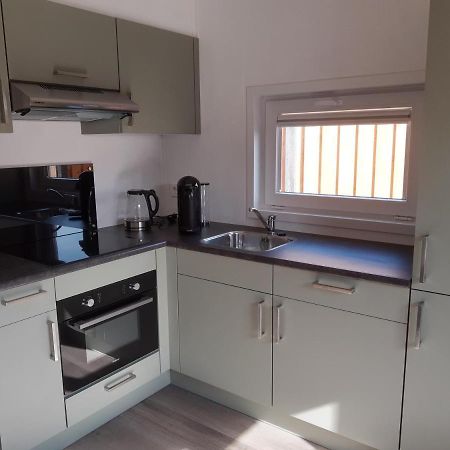 אוסטקאפלה Vakantiechalet Huisje Onder De Toren מראה חיצוני תמונה